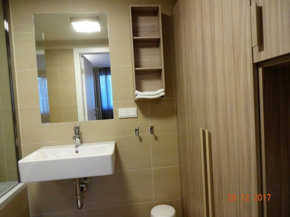 Apartment Top Location Vienna Mariahilf 46 Hotel