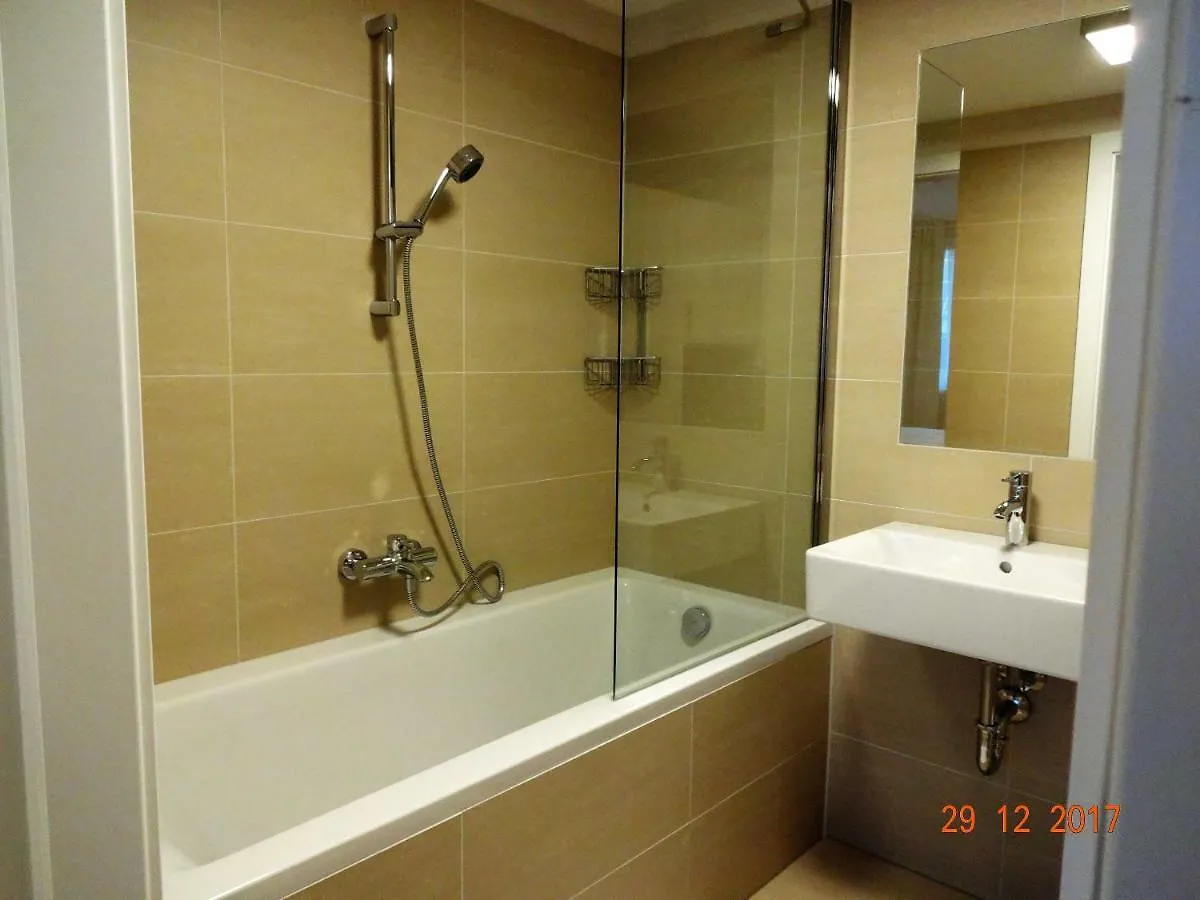 Top Location Vienna Mariahilf 46 Hotel
